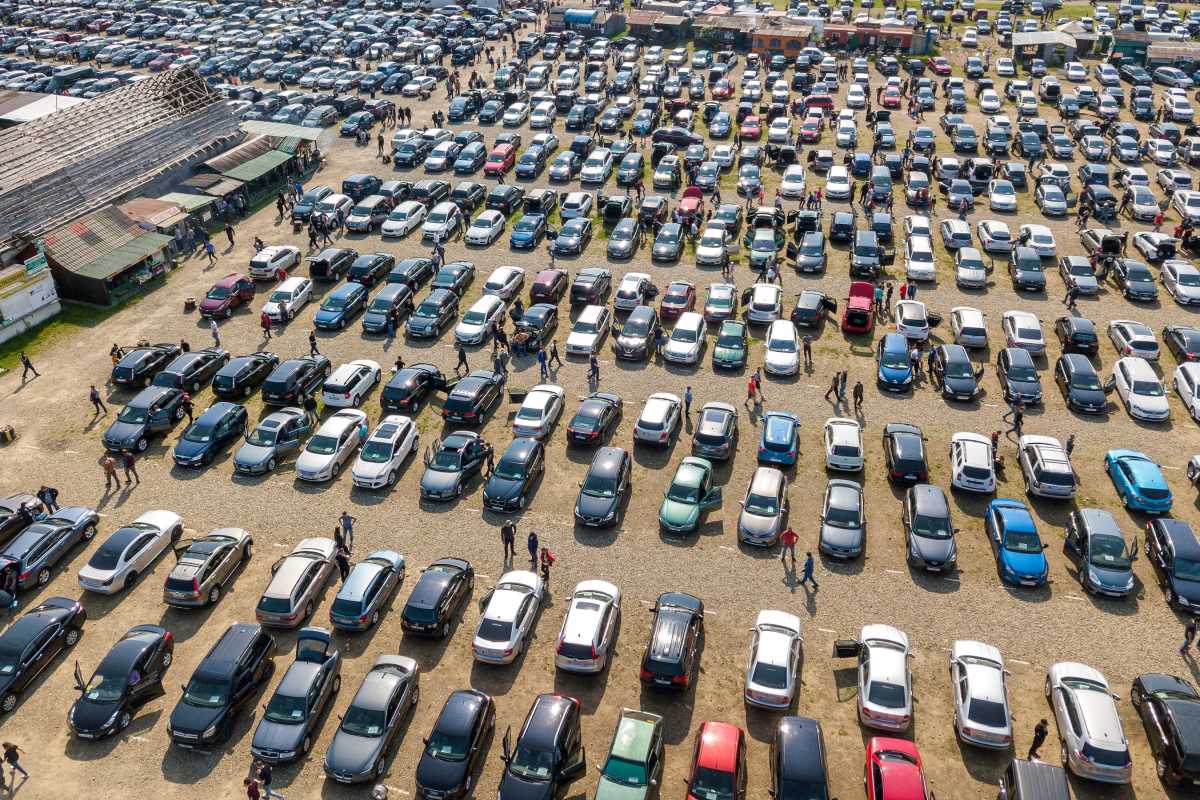 10 Things You Should Never Say to a Car Salesman