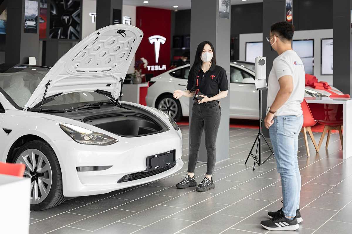 Mastering Car Negotiation for Young Adults